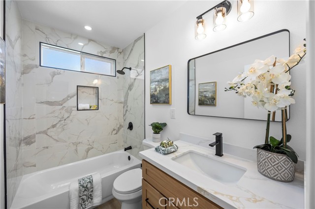 Detail Gallery Image 17 of 20 For 9552 Rhea Ave, Northridge,  CA 91324 - 4 Beds | 2 Baths