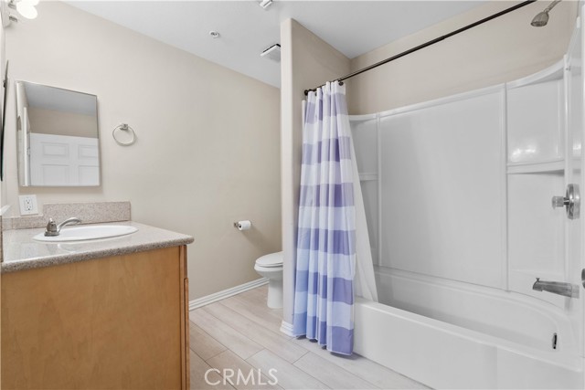 6953 Sierra Avenue, Fontana CA: https://media.crmls.org/medias/238ee5e4-91f5-442f-8f79-ea2339f7ba39.jpg