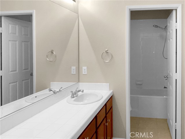 Detail Gallery Image 13 of 21 For 17122 Broken Rock Ct, Riverside,  CA 92503 - 4 Beds | 3/1 Baths