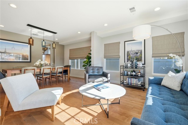 Detail Gallery Image 4 of 57 For 2311 W Clark Ave, Burbank,  CA 91506 - 4 Beds | 4/1 Baths