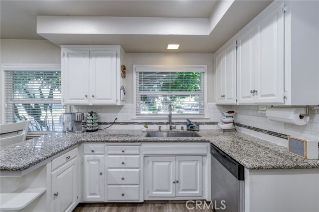Detail Gallery Image 9 of 29 For 6384 E Lowe Ave, Fresno,  CA 93727 - 3 Beds | 2 Baths