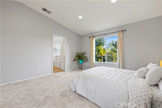 28238 Alton Way, Castaic CA: https://media.crmls.org/medias/2391f7fb-4c55-4703-98a1-b81a3cc1649a.jpg