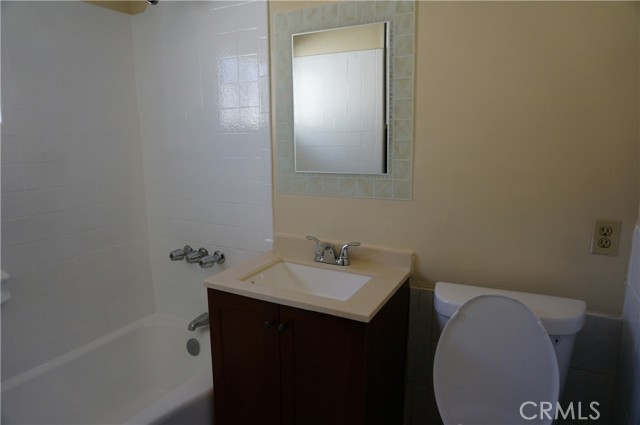 Detail Gallery Image 15 of 46 For 12526 Menlo Ave, Hawthorne,  CA 90250 - – Beds | – Baths