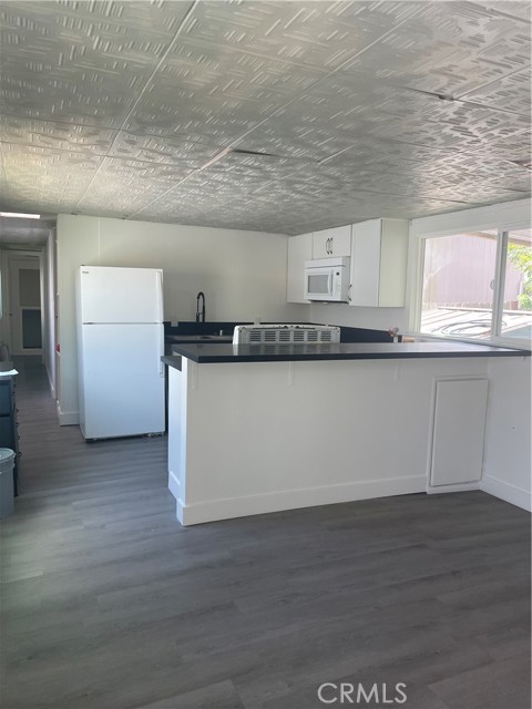32802 Valle Rd, San Juan Capistrano CA: https://media.crmls.org/medias/2393b523-a876-4515-bba6-9bdb99559f81.jpg