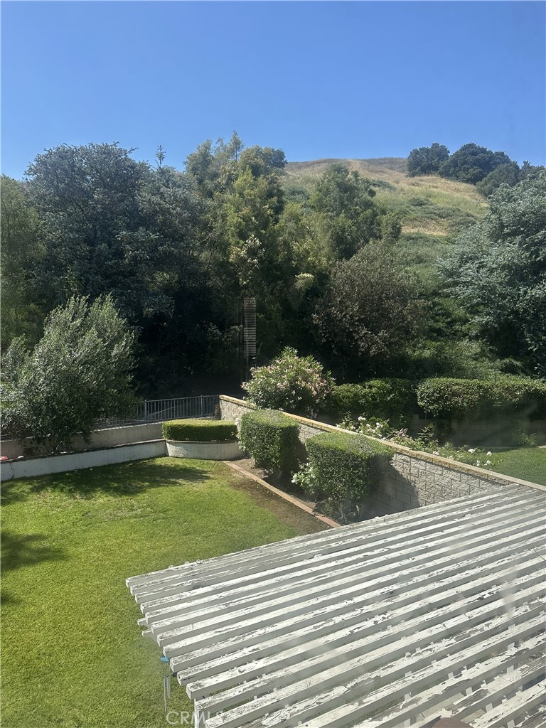 https://media.crmls.org/medias/23940c07-8138-4aac-b6a3-c81651e2a6d6.jpg?preset=X-Large