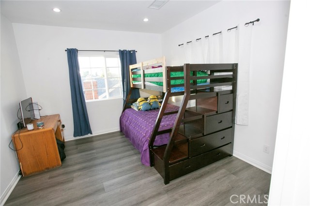 Detail Gallery Image 13 of 25 For 8322 Vista Del Rosa St, Downey,  CA 90240 - 5 Beds | 3 Baths