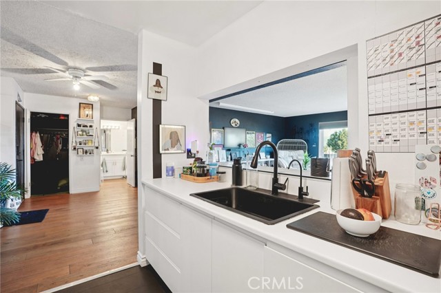 Detail Gallery Image 6 of 19 For 5460 White Oak #C315,  Encino,  CA 91316 - 2 Beds | 2 Baths