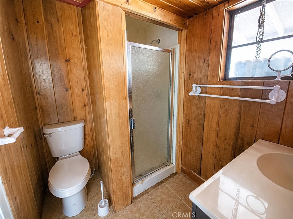 https://media.crmls.org/medias/2395c284-bd8d-4ca2-bc35-98e04000d783.jpg?preset=X-Large