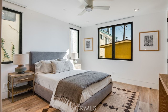 200 40th Street, Manhattan Beach, California 90266, 4 Bedrooms Bedrooms, ,4 BathroomsBathrooms,Residential,Sold,40th,SB22010624