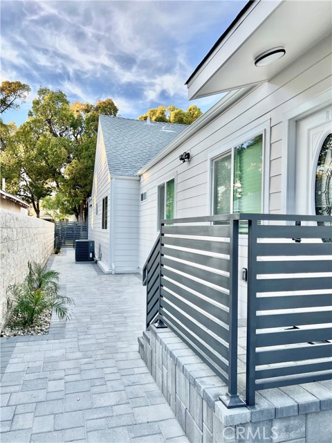 Detail Gallery Image 3 of 14 For 1040 Ruberta Ave Aa,  Glendale,  CA 91201 - 1 Beds | 1 Baths