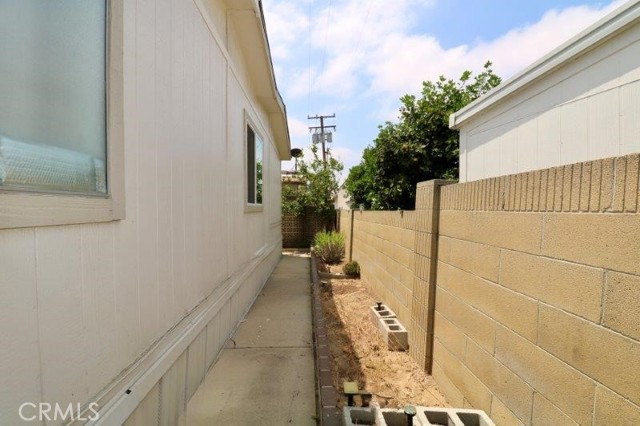 731 Glenlake Drive, Placentia CA: https://media.crmls.org/medias/23970f3d-5931-4844-9071-922d0fc4c51b.jpg