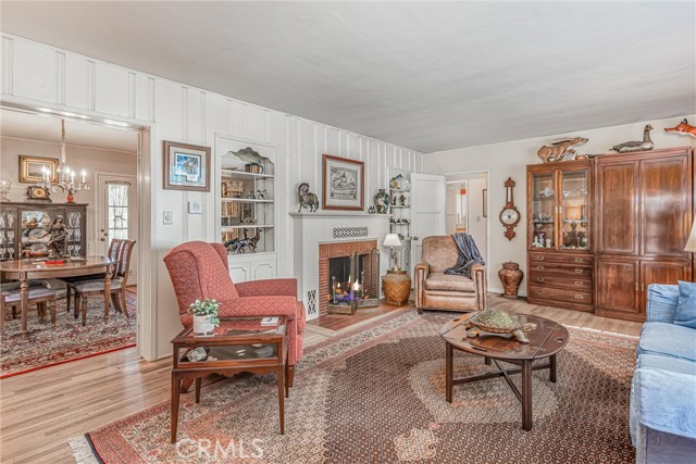 838 838 College Ave, Redlands CA: https://media.crmls.org/medias/23977c3f-20c2-4bc1-bbe1-50a190773f4c.jpg