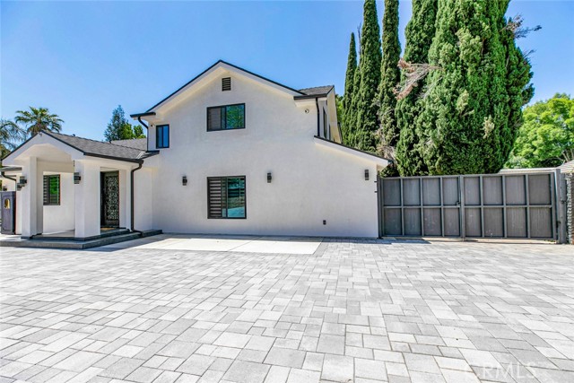 17800 Raymer Street, Sherwood Forest CA: https://media.crmls.org/medias/2397c72f-2dfa-4893-a266-7b572e6e9ada.jpg
