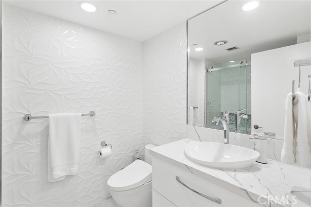 850 E Ocean Boulevard, Long Beach CA: https://media.crmls.org/medias/23982d83-a688-4b2f-8308-9cdd2e73d0ec.jpg