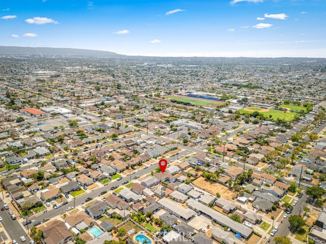 1933 W 147th Street, Gardena CA: https://media.crmls.org/medias/23989032-be4e-4698-a09f-931e13e923db.jpg