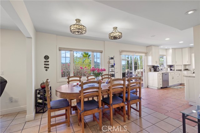 Detail Gallery Image 8 of 60 For 22628 Quinta Rd, Woodland Hills,  CA 91364 - 4 Beds | 2/1 Baths
