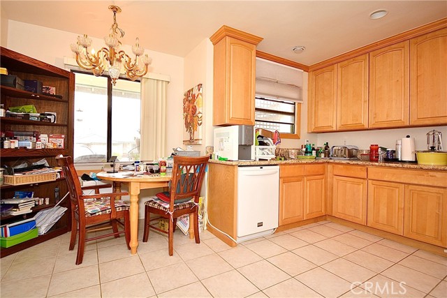 14504 Manecita Drive, La Mirada CA: https://media.crmls.org/medias/2398c435-5056-44b0-b5f3-0fa8885a5214.jpg