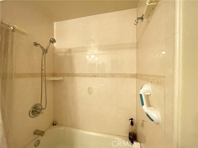 Detail Gallery Image 7 of 9 For 711 S Del Mar Ave #G,  San Gabriel,  CA 91776 - 3 Beds | 2/1 Baths