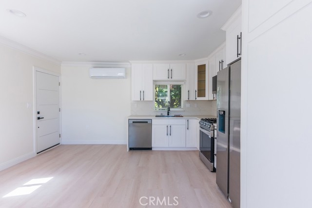 128 S Harper Avenue, Los Angeles CA: https://media.crmls.org/medias/239ac7d3-65df-4211-b4bc-6989d29a8454.jpg