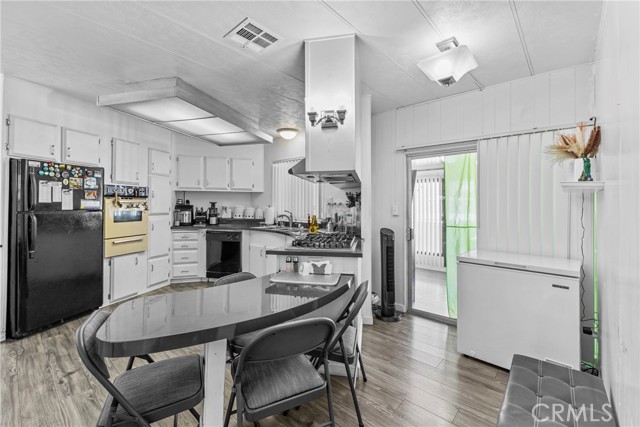 4000 Pierce Street, Riverside CA: https://media.crmls.org/medias/239acba1-b6eb-4e00-936b-f37973854054.jpg