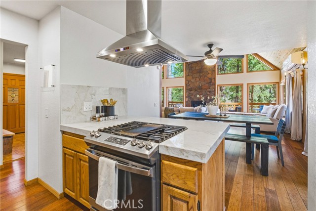 Detail Gallery Image 15 of 60 For 1137 Edna, Wrightwood,  CA 92397 - 5 Beds | 3 Baths