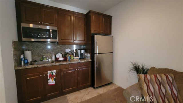 Detail Gallery Image 10 of 22 For 12349 Rodeo #B,  Rancho Cucamonga,  CA 91739 - 1 Beds | 1 Baths