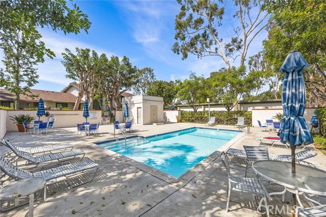 9 Las Brisas, Irvine CA: https://media.crmls.org/medias/239b77a3-ea7a-43c9-b87d-8f92d56a7289.jpg