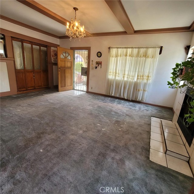 4214 Rosewood Avenue, Los Angeles CA: https://media.crmls.org/medias/239d70aa-fe9c-4865-8e1d-d8ebc64d0e68.jpg
