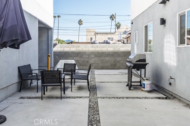 Detail Gallery Image 6 of 35 For 529 W 80th St, Los Angeles,  CA 90044 - – Beds | – Baths