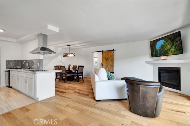 8710 Delgany Avenue, Playa del Rey CA: https://media.crmls.org/medias/239dd5cf-5712-401b-a1a8-e6d390401ad9.jpg