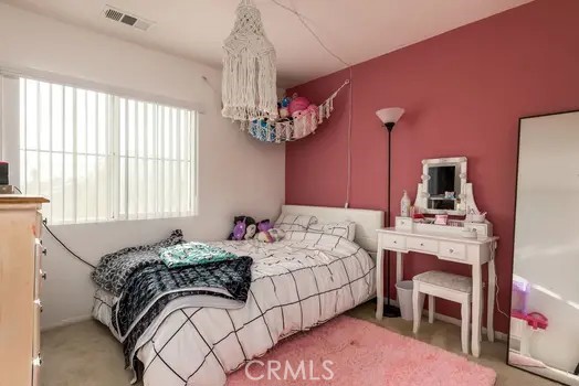 https://media.crmls.org/medias/239eafe7-9faa-402f-88db-89a5a64c4088.jpg?preset=X-Large