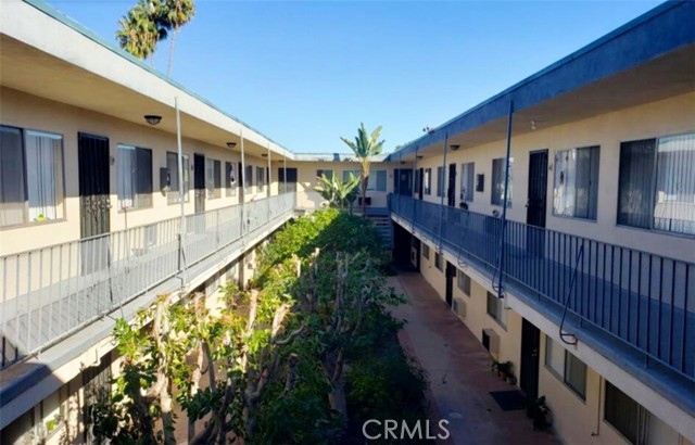 8371 Northgate Ave, Canoga Park CA: https://media.crmls.org/medias/239ff8ed-1a6a-43a9-b86c-9e057b2da834.jpg
