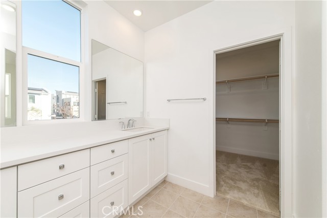 Detail Gallery Image 16 of 37 For 466 Lobata, Irvine,  CA 92618 - 4 Beds | 3/1 Baths