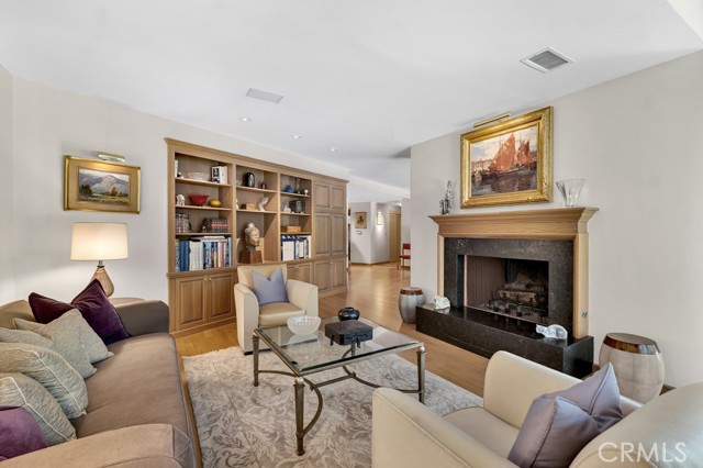 Detail Gallery Image 19 of 67 For 16700 Bosque Dr, Encino,  CA 91436 - 3 Beds | 2/1 Baths