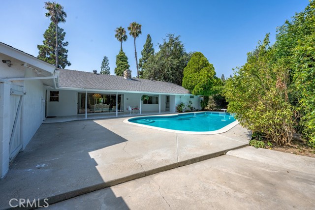 19443 Superior Street, Northridge CA: https://media.crmls.org/medias/23a265f4-de83-438a-aebd-753b9eb316cc.jpg