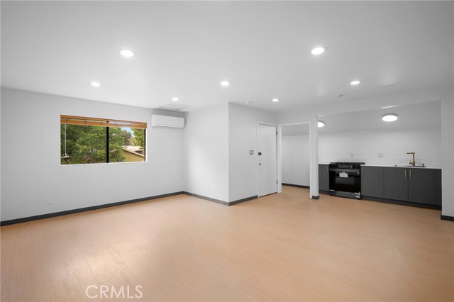 Detail Gallery Image 3 of 11 For 10377 Mcbroom St a,  Sunland,  CA 91040 - 0 Beds | 1 Baths