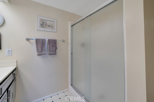 Detail Gallery Image 25 of 34 For 19431 Sherman Way #10,  Reseda,  CA 91335 - 2 Beds | 2/1 Baths