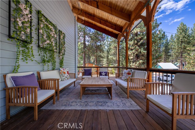 Detail Gallery Image 3 of 58 For 39651 Flicker Rd, Fawnskin,  CA 92333 - 5 Beds | 3/1 Baths