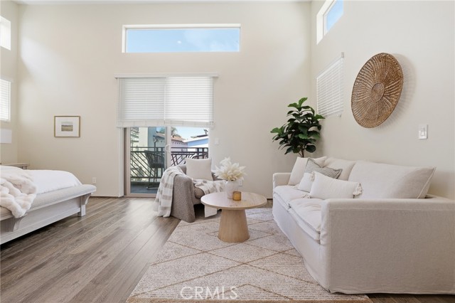 Detail Gallery Image 36 of 67 For 1745 Spreckels Ln, Redondo Beach,  CA 90278 - 3 Beds | 4/1 Baths