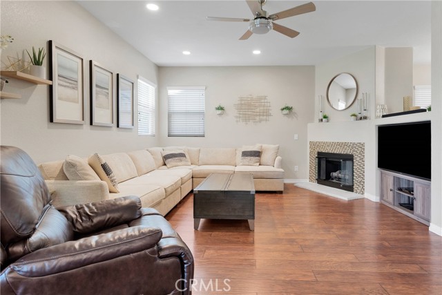 Detail Gallery Image 8 of 49 For 13759 Sahara Ln, Victorville,  CA 92394 - 4 Beds | 2/1 Baths