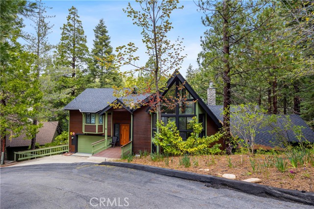 Detail Gallery Image 3 of 75 For 180 Grass Valley Rd #29,  Lake Arrowhead,  CA 92317 - 4 Beds | 5/1 Baths