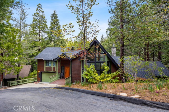 Detail Gallery Image 3 of 75 For 180 Grass Valley Rd #29,  Lake Arrowhead,  CA 92317 - 4 Beds | 5/1 Baths