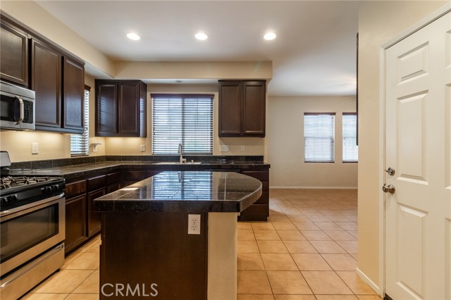 22326 Blue Lupine Circle, Grand Terrace CA: https://media.crmls.org/medias/23a60381-76c5-41a4-ab6c-778a80a6ce0d.jpg