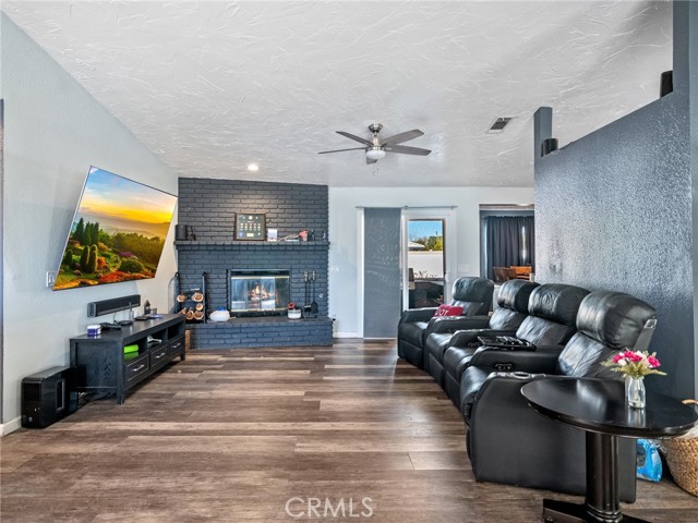 Detail Gallery Image 11 of 41 For 13826 Wawona, Apple Valley,  CA 92307 - 3 Beds | 2 Baths