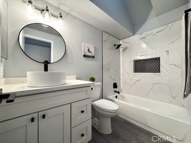 https://media.crmls.org/medias/23a66d22-2dcc-4e13-83eb-e07c455c6769.jpg?preset=X-Large