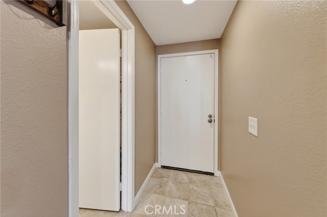 Detail Gallery Image 5 of 40 For 304 Molokai, Placentia,  CA 92870 - 2 Beds | 2/1 Baths