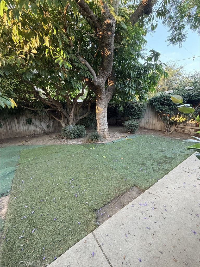 https://media.crmls.org/medias/23a7524b-f89d-4d30-8194-0e06f7539f89.jpg?preset=X-Large