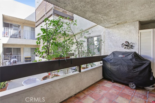 Detail Gallery Image 28 of 33 For 222 N Rose #8,  Burbank,  CA 91505 - 2 Beds | 2 Baths