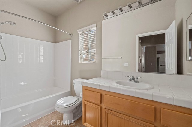 Detail Gallery Image 14 of 29 For 4100 Waterville Ct, Palmdale,  CA 93551 - 6 Beds | 3 Baths