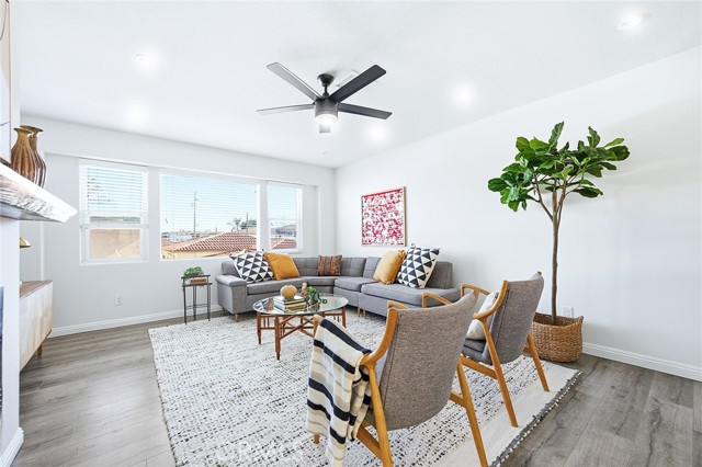 Detail Gallery Image 2 of 35 For 825 W 6th St #3,  San Pedro,  CA 90731 - 3 Beds | 2/1 Baths